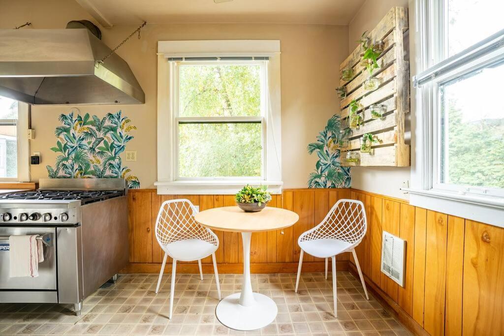 Charming 1Bd Suite In Capitol Hill - Foxglove Inn シアトル エクステリア 写真
