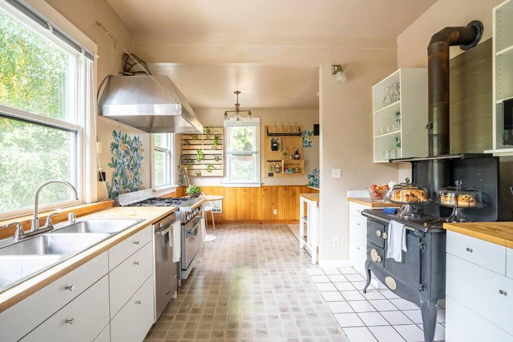 Charming 1Bd Suite In Capitol Hill - Foxglove Inn シアトル エクステリア 写真