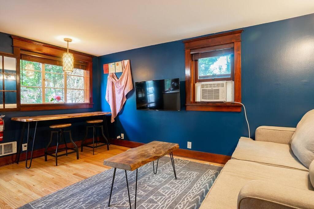 Charming 1Bd Suite In Capitol Hill - Foxglove Inn シアトル エクステリア 写真