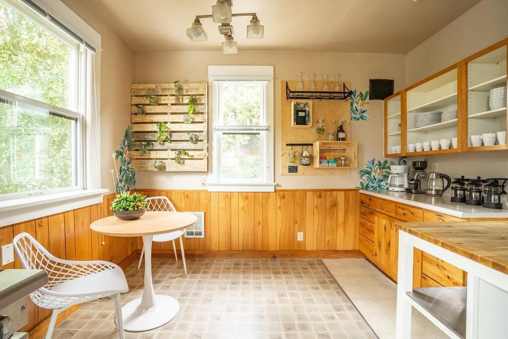 Charming 1Bd Suite In Capitol Hill - Foxglove Inn シアトル エクステリア 写真